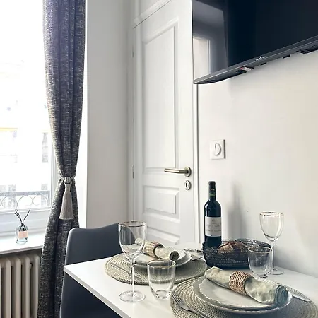 Apartment Beautiful Retreat In Paris