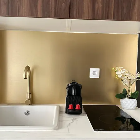 Beautiful Retreat In Apartment