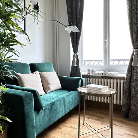 Beautiful Retreat In Apartment *